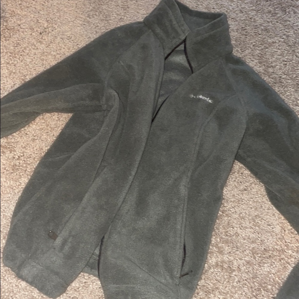 Light army green Columbia zip up
